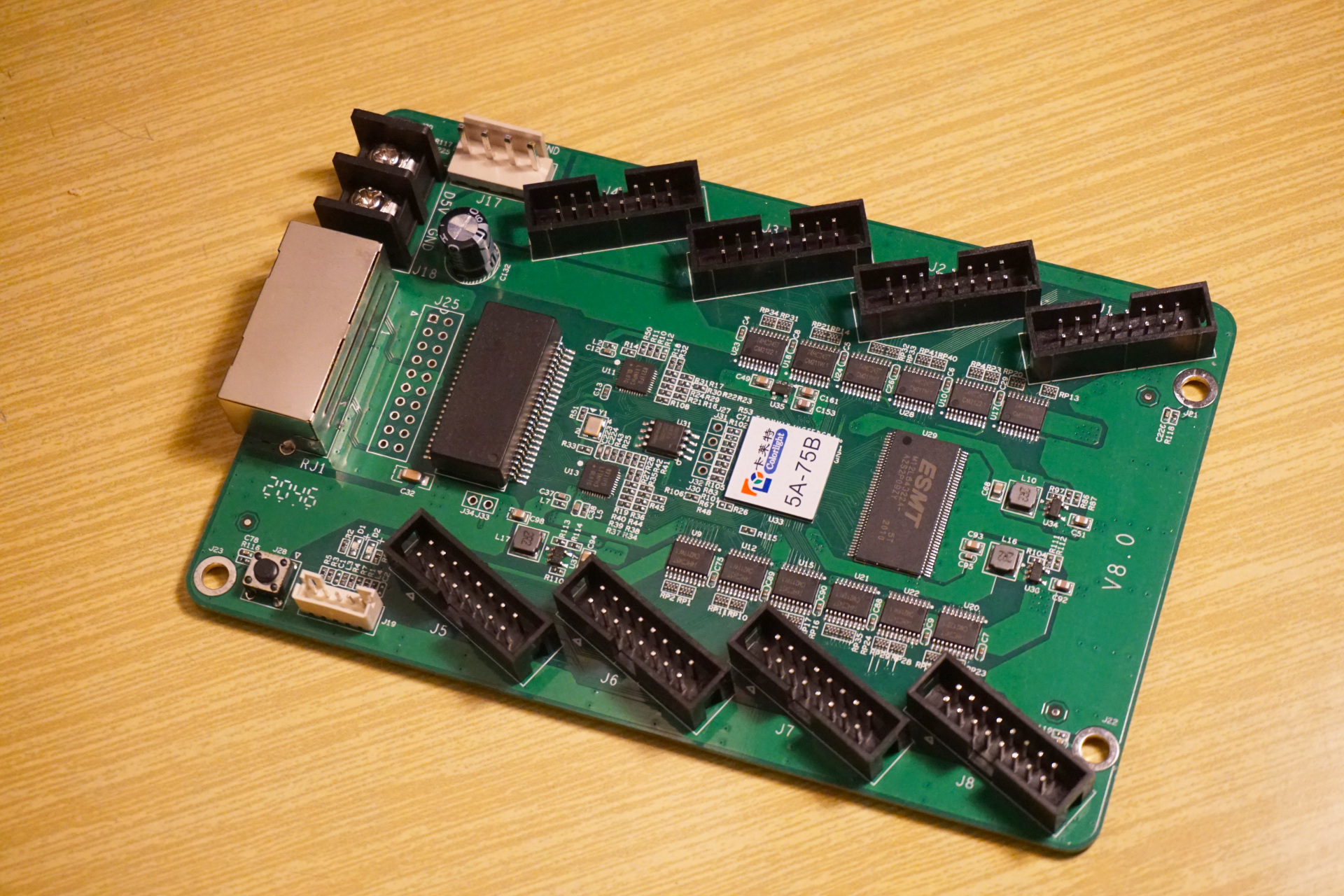 Featured image of post First gateware on the Colorlight 5A-75B board 